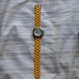 Yellow target watch